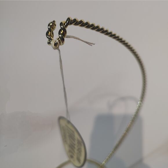 Thomas Pacconi Gold Twisted Wire Ornament Hangers Museum Series Set of 3 NIB - Picture 3 of 6